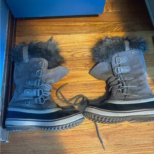 Sorel Joan of Arctic Waterproof Winter Snow Boots Suede Leather Rubber Sole 6